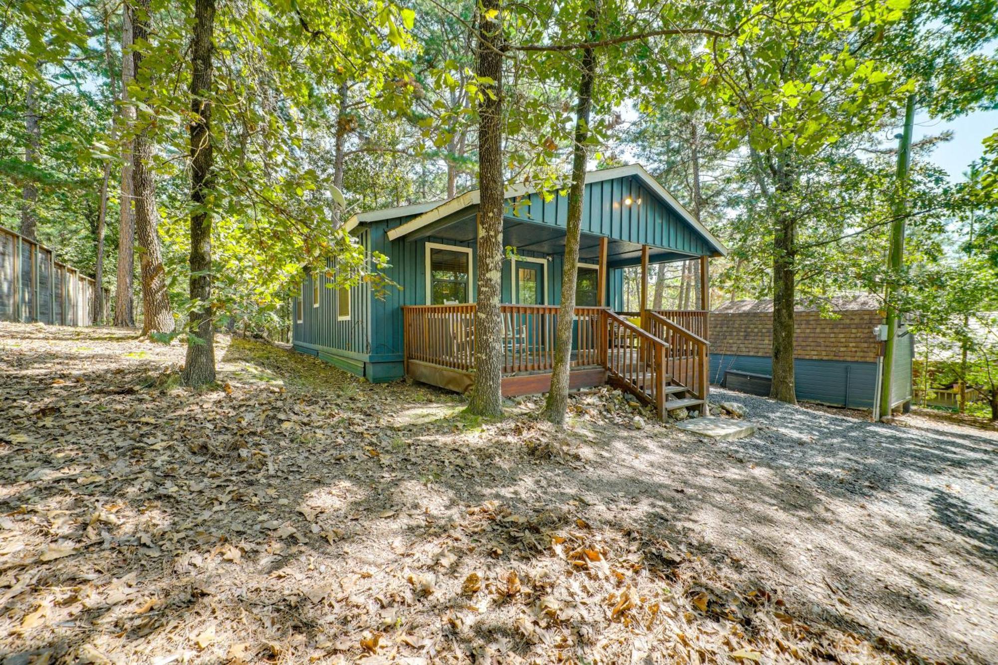 With Hot Tub And Game Room!