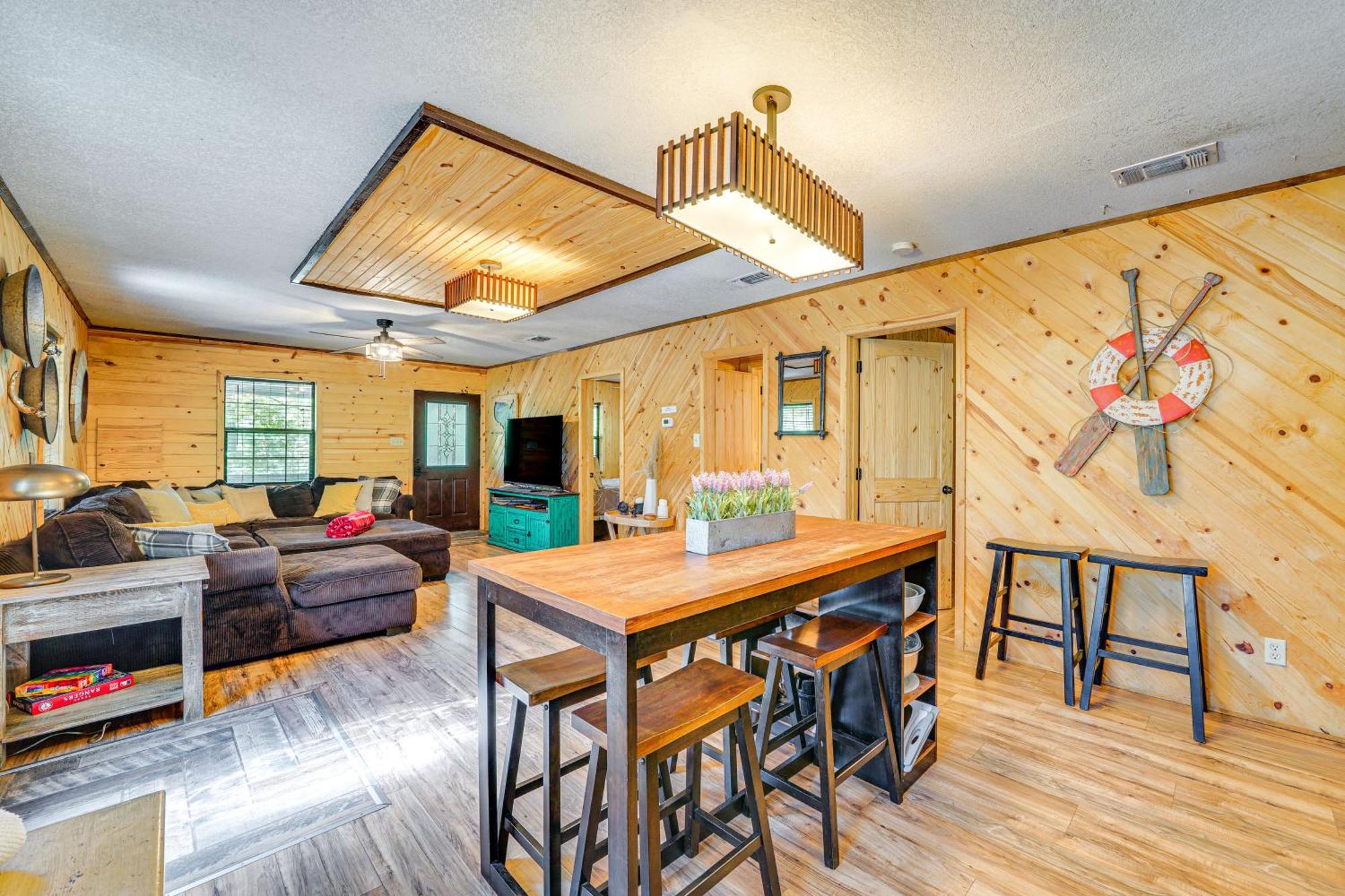 With Hot Tub And Game Room! Hébergement de vacances *